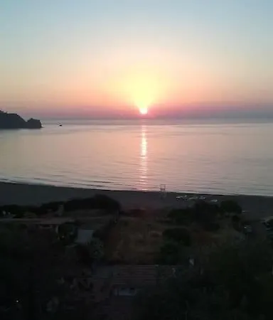 Feriehus Gioia Splendida Vista Mare Tertenìa